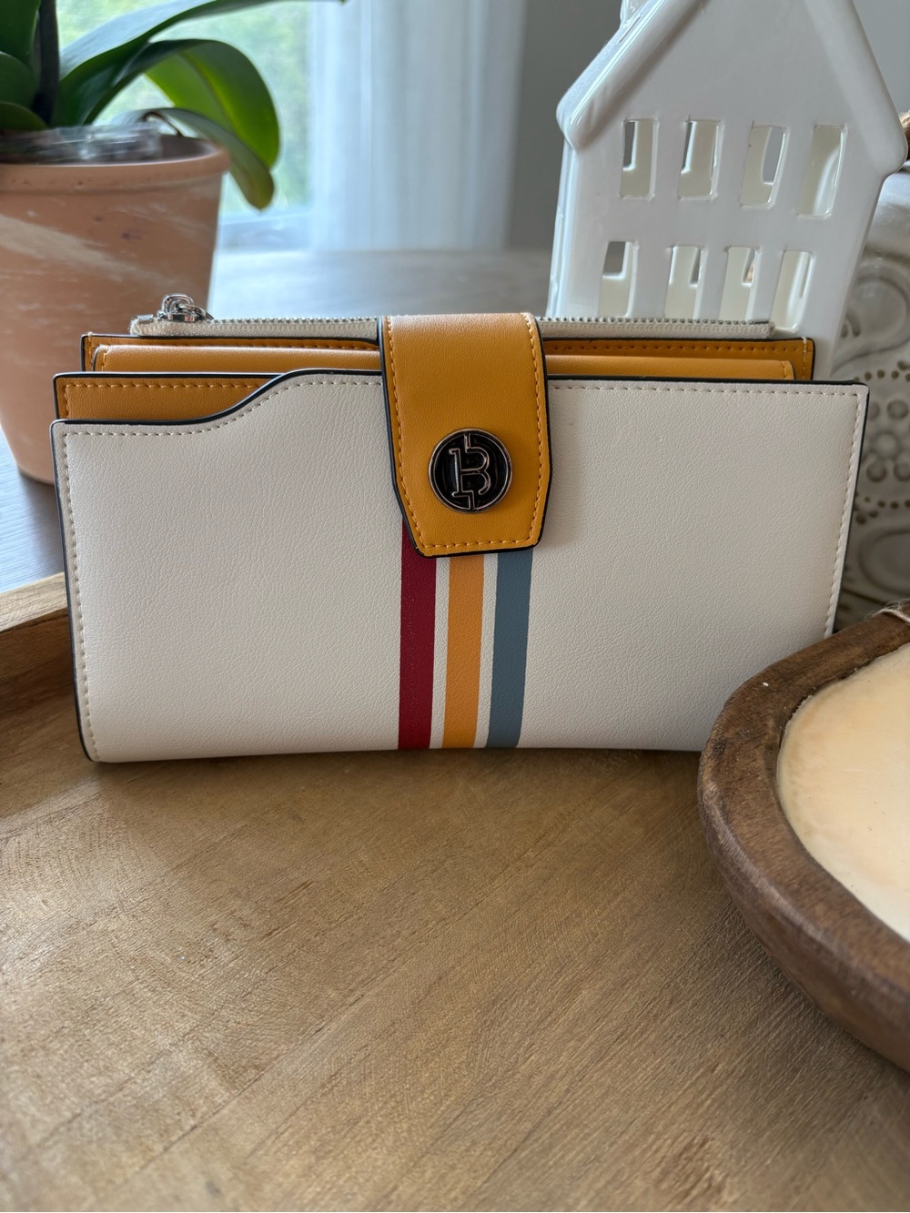 BOSTANTEN NWOT wallet.